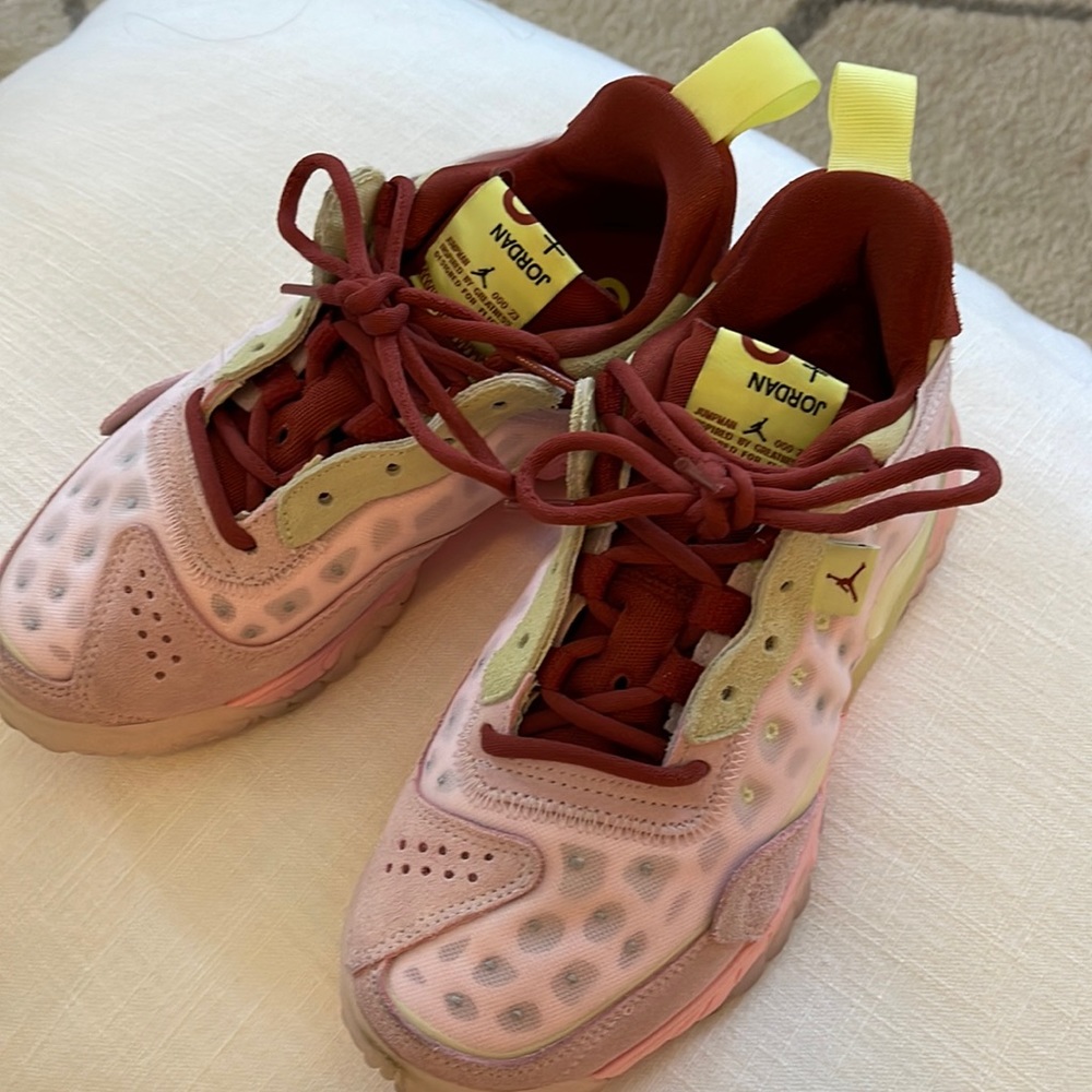 Nike Jordan Delta pink sneakers
